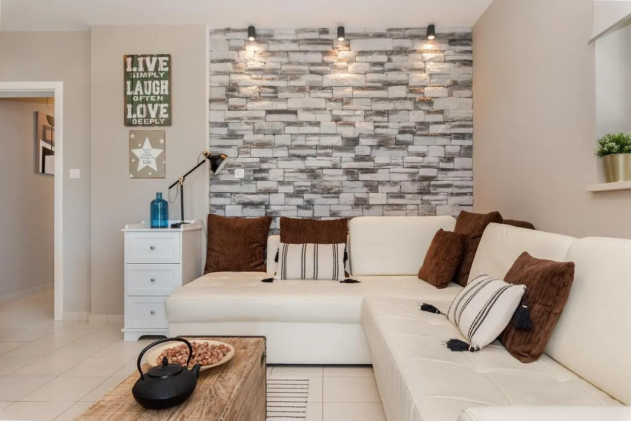 Apartment Cami -Stylish Apartment With A Beautiful Seaview Rabac